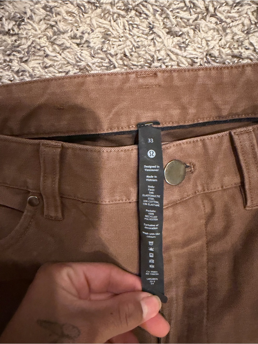 lululemon athletica Men's Chinos in Warm Brown